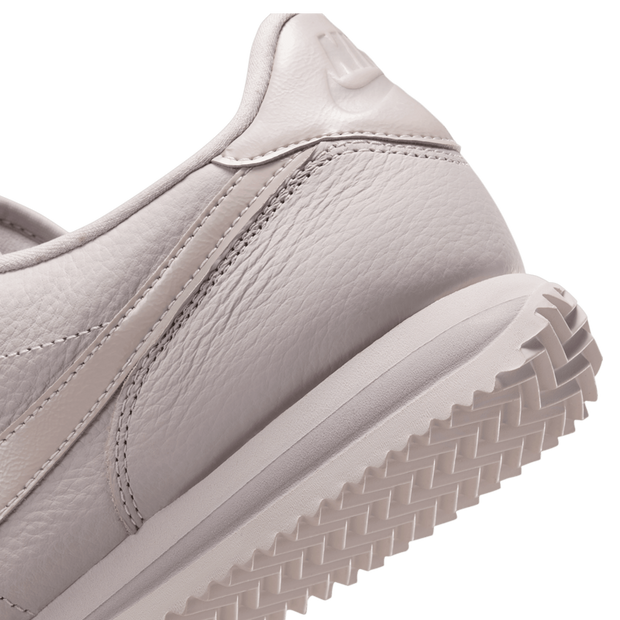 Cortez 23 Premium (W)