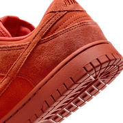 Dunk Low SE (W)