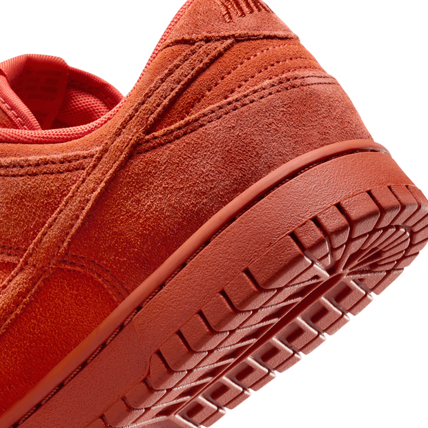 Dunk Low SE (W)